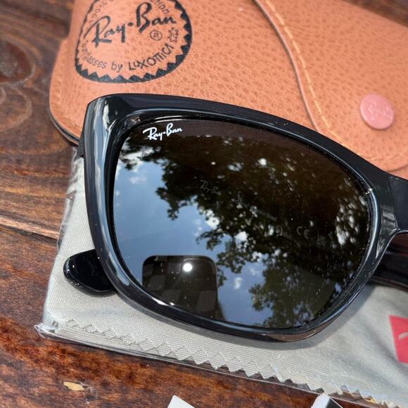 Rayban unisex sunglasses new with case and tags